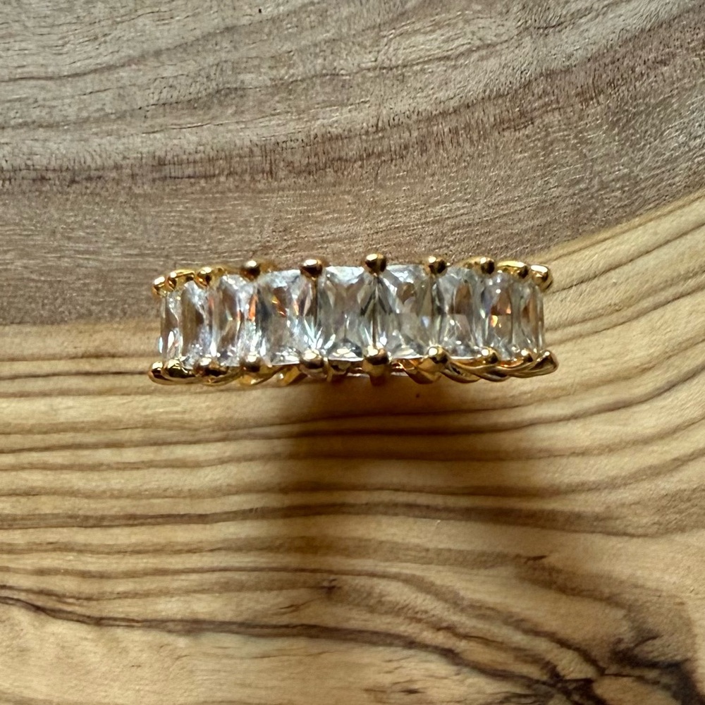 Gold Baguette Ring - Picture 2 of 7